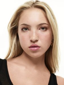 Lila Moss
